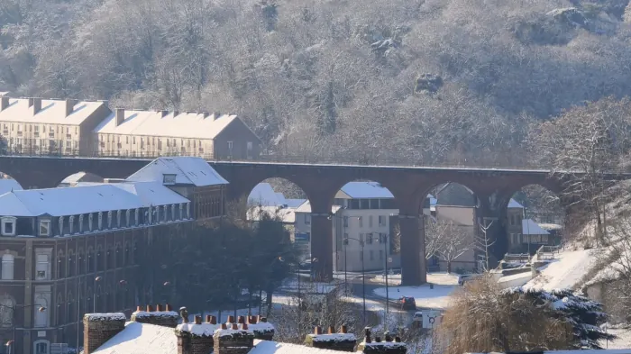 vers Grand Bourgtheroulde